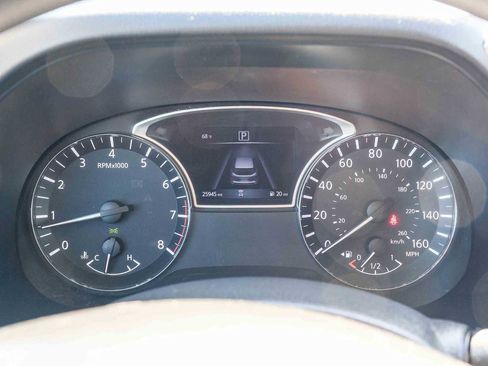 Used 2020 Nissan Pathfinder S FWD image 25