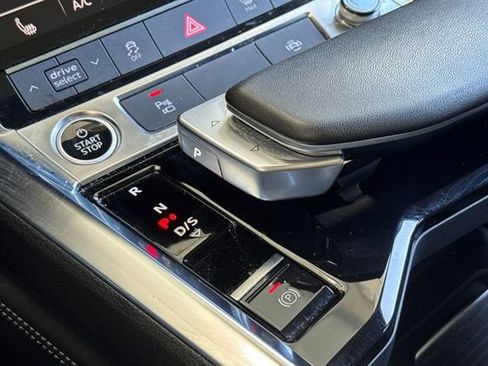 Used 2021 Audi e-tron Premium w/ Convenience Plus Package AWD/4WD image 22