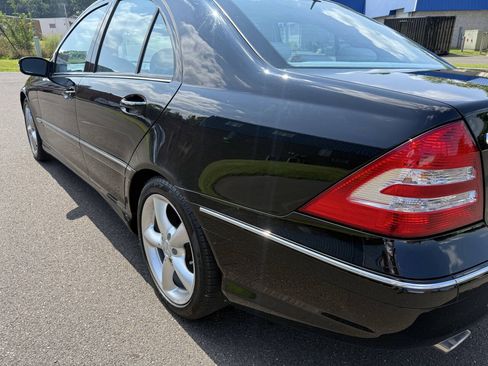 Used 2006 Mercedes-Benz C 230 Sedan w/ Sunroof Pkg image 8