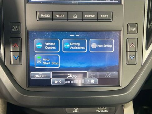 Used 2025 Subaru Forester AWD/4WD image 23