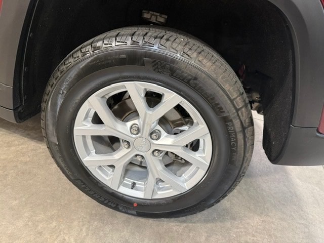Used 2023 Jeep Grand Cherokee Limited AWD/4WD image 26