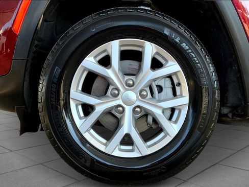 Used 2024 Jeep Grand Cherokee Limited image 10