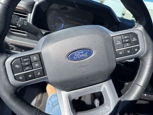 Used 2024 Ford F150 Lightning Lariat image 19