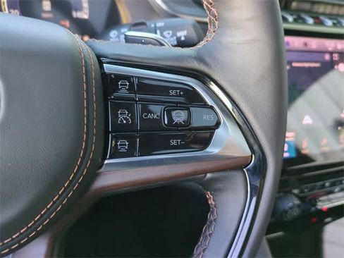 New 2025 Jeep Grand Cherokee Summit image 26