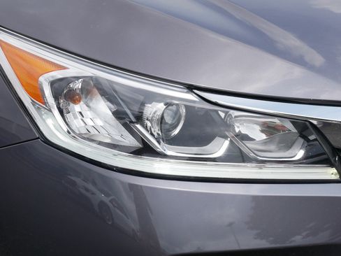 Used 2017 Honda Accord EX-L image 16
