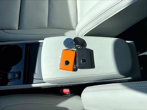 Used 2026 Volvo XC40 B5 Plus w/ Protection Package Premier image 13