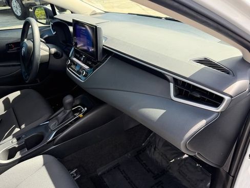 Used 2024 Toyota Corolla LE w/ LE Convenience Package FWD image 19