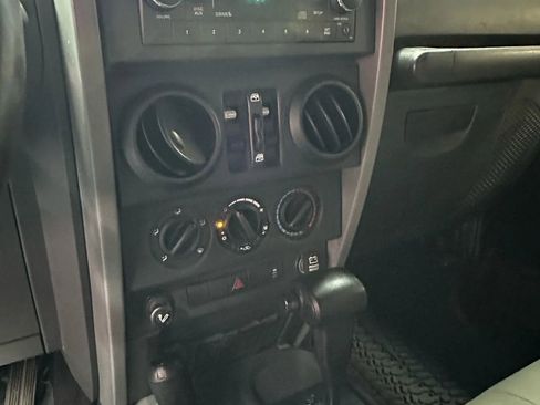 Used 2010 Jeep Wrangler Unlimited Sport image 13