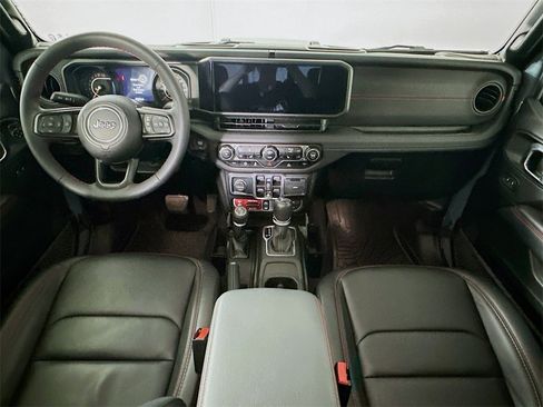 Used 2024 Jeep Gladiator Rubicon w/ Convenience Group image 16