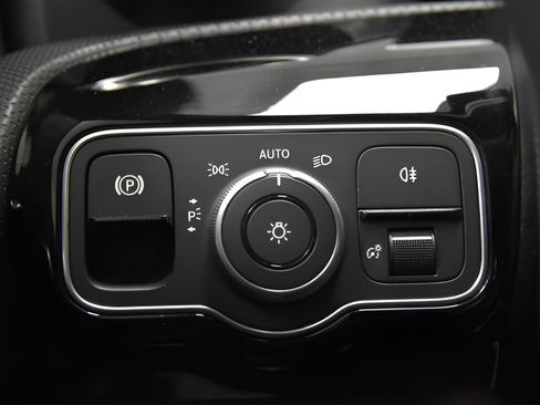 Used 2025 Mercedes-Benz CLA 250 CLA 250 image 23