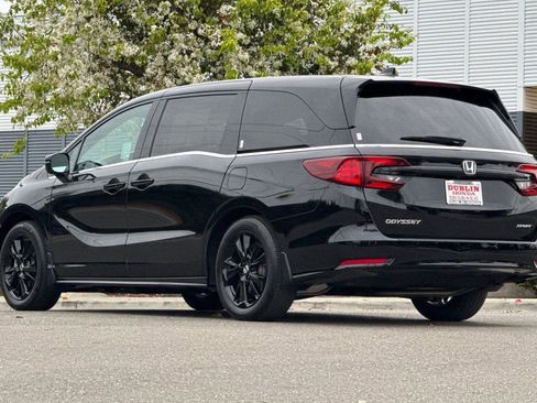 Certified 2024 Honda Odyssey Sport image 6