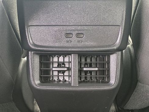 Used 2025 Chevrolet Equinox LT FWD image 15