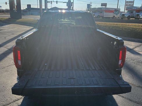 Used 2022 GMC Sierra 1500 SLT image 4