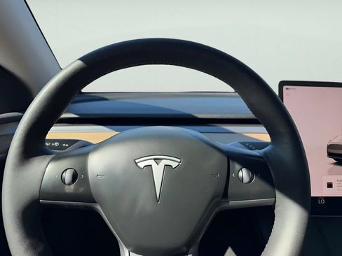 Used 2023 Tesla Model Y Long Range AWD/4WD image 17