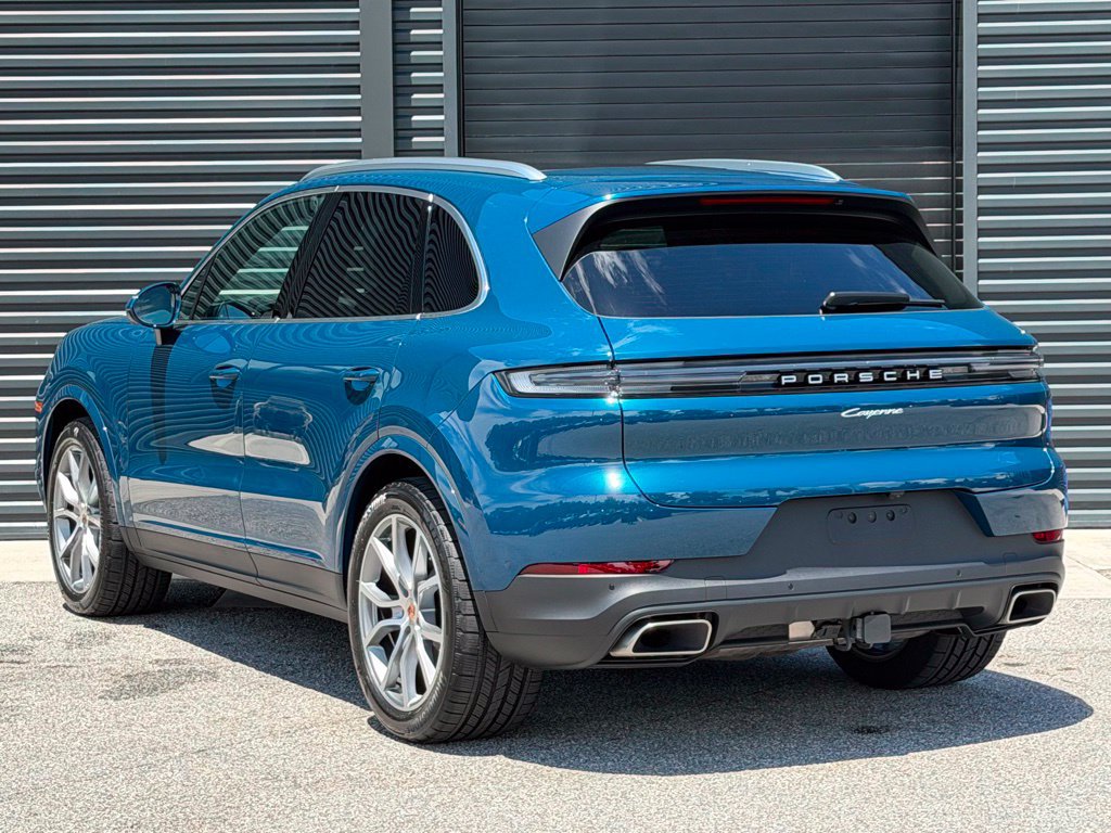 Certified 2026 Porsche Cayenne AWD/4WD image 3
