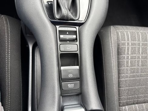 Certified 2024 Honda HR-V LX image 27