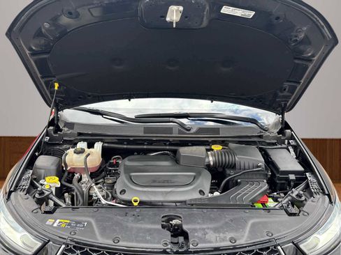 Used 2023 Chrysler Pacifica Touring-L image 18