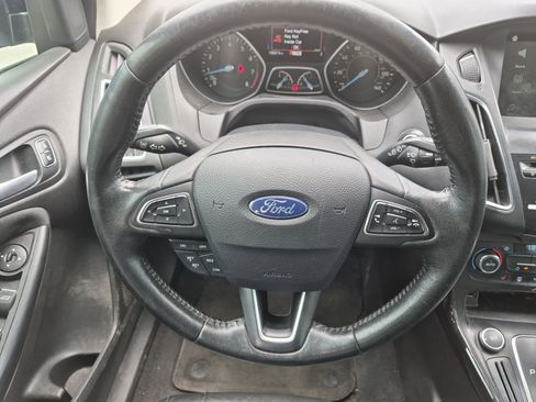 Used 2016 Ford Focus Titanium w/ Titanium Technology Package FWD image 16