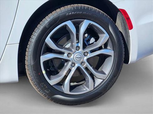 New 2026 Chrysler Pacifica Pinnacle image 10