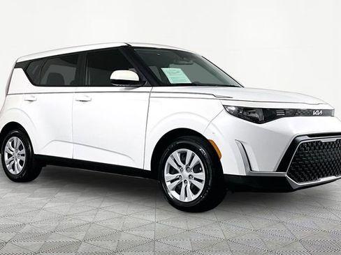 Certified 2024 Kia Soul LX FWD image 3