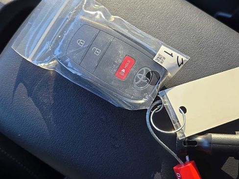 New 2026 Toyota Prius XLE image 25