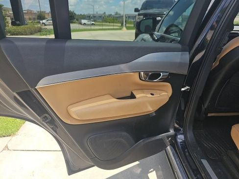 Used 2017 Volvo XC90 T6 Momentum w/ Vision Package AWD/4WD image 12