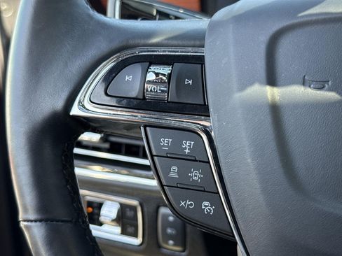 Used 2024 Lincoln Navigator Reserve AWD/4WD image 35