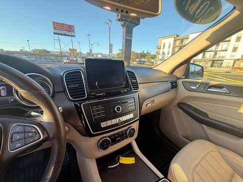 Used 2017 Mercedes-Benz GLS 450 4MATIC image 21