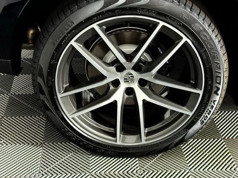 New 2025 Porsche Macan image 13