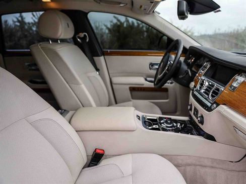 Used 2012 Rolls-Royce Ghost RWD image 22