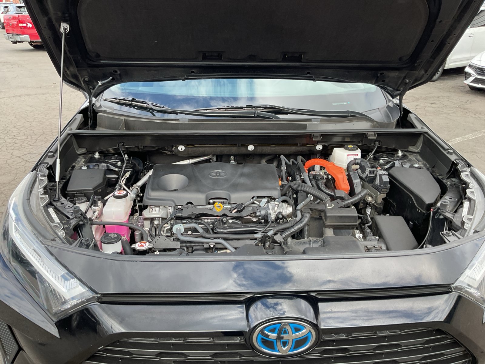 Used 2024 Toyota RAV4 LE AWD/4WD image 22