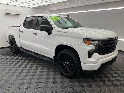 Used 2023 Chevrolet Silverado 1500 Custom AWD/4WD image 3