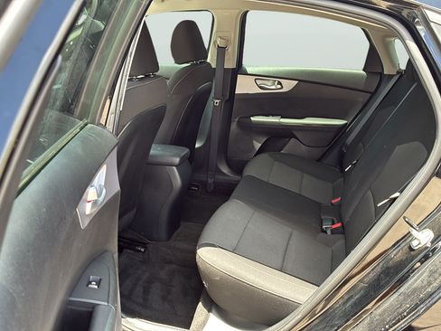 Used 2024 Kia Forte LXS w/ LXS Technology Package FWD image 15