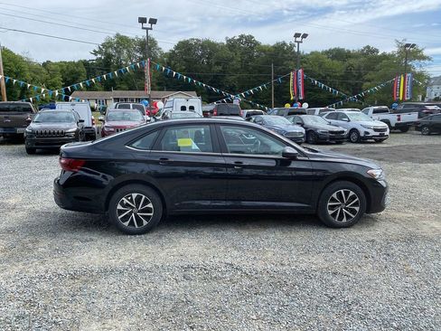 Used 2024 Volkswagen Jetta S image 4