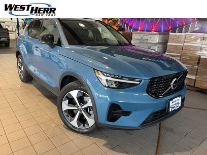 Used 2024 Volvo XC40 B5 Core