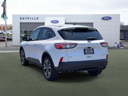 Used 2022 Ford Escape SE w/ SE Sport Appearance Package AWD/4WD image 4