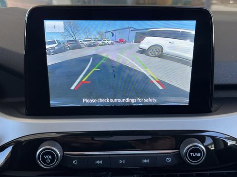 Used 2022 Ford Escape SE image 21