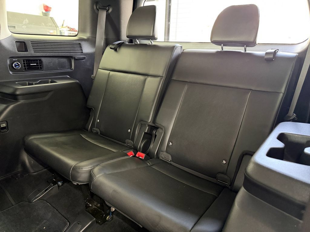 Used 2024 Hyundai Santa Fe SEL FWD image 40