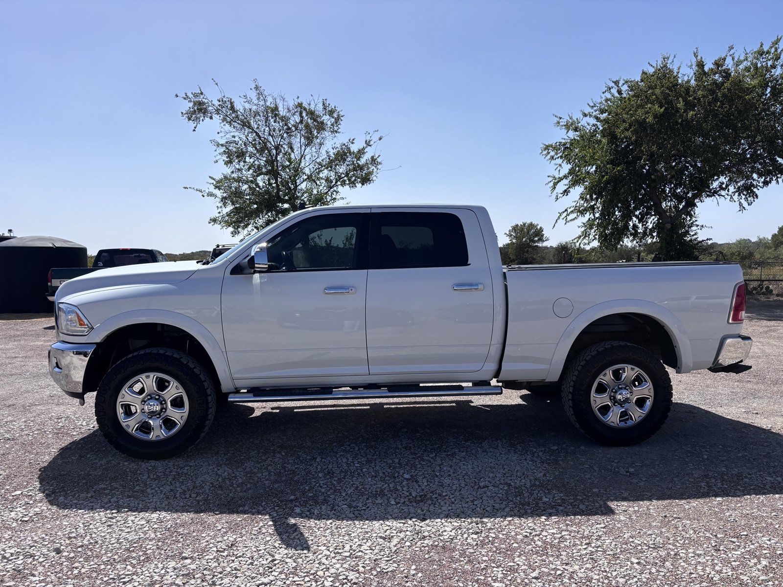 Used 2017 RAM 2500 Laramie w/ Convenience Group AWD/4WD image 2