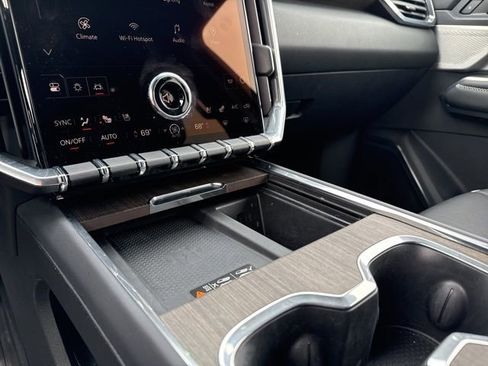 Used 2024 GMC Acadia Denali w/ Super Cruise Package image 16