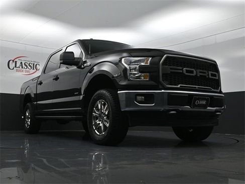 Used 2017 Ford F150 XLT w/ Equipment Group 302A Luxury image 31