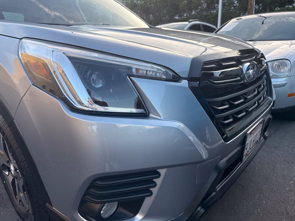 Used 2023 Subaru Forester Premium AWD/4WD image 3