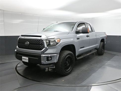 Used 2018 Toyota Tundra SR5 image 1