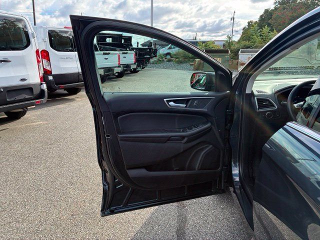 Certified 2024 Ford Edge SEL w/ Convenience Package AWD/4WD image 9