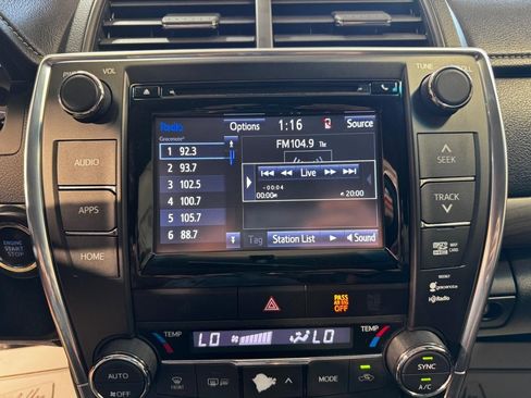 Used 2015 Toyota Camry XLE FWD image 17