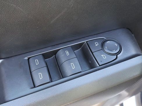 Used 2024 Chevrolet Colorado LT w/ LT Convenience Package image 16