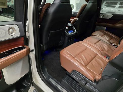 Used 2023 Lincoln Navigator L Reserve AWD/4WD image 36