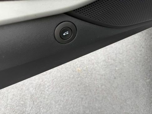 Certified 2022 Chevrolet Camaro LT image 13