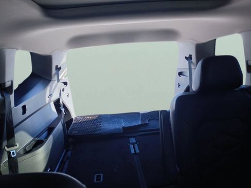 Used 2024 Volkswagen Atlas SE image 44