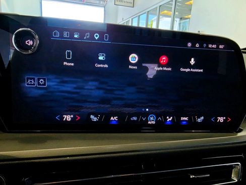 Used 2026 Chevrolet Traverse LT AWD/4WD image 42